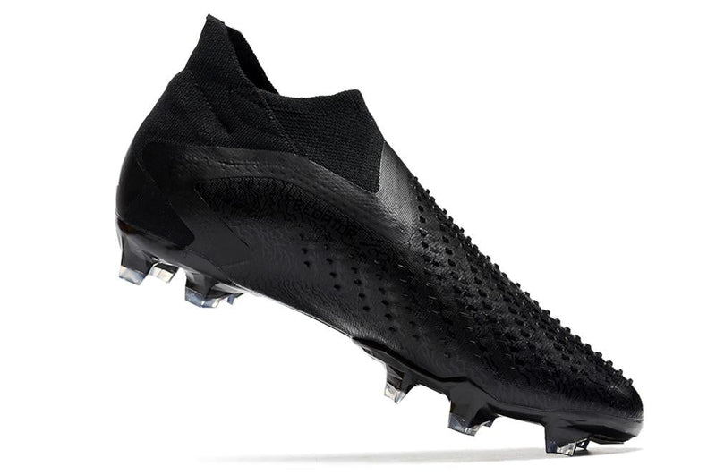 Chuteira Predator Accuracy + Campo