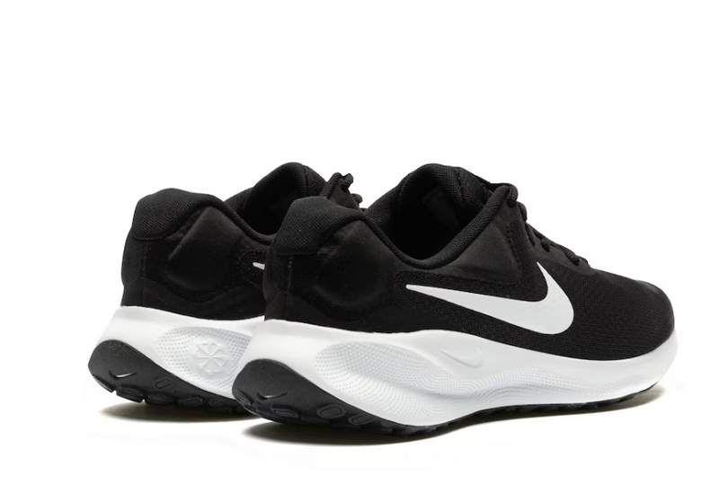 Tênis Nike Revolution 7